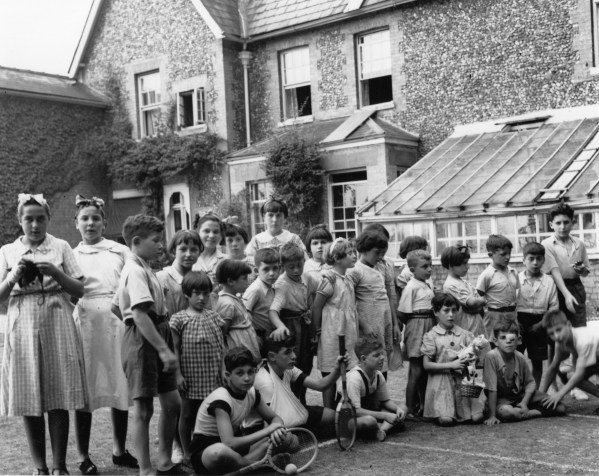 Basque children at Pampisford group photo (1)